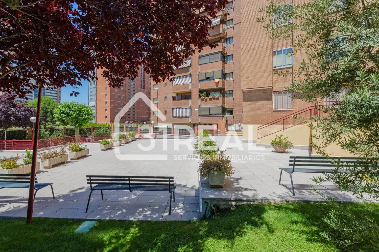 Vista exterior de Piso en venta en Madrid con Calefacción, Jardín privado y Terraza