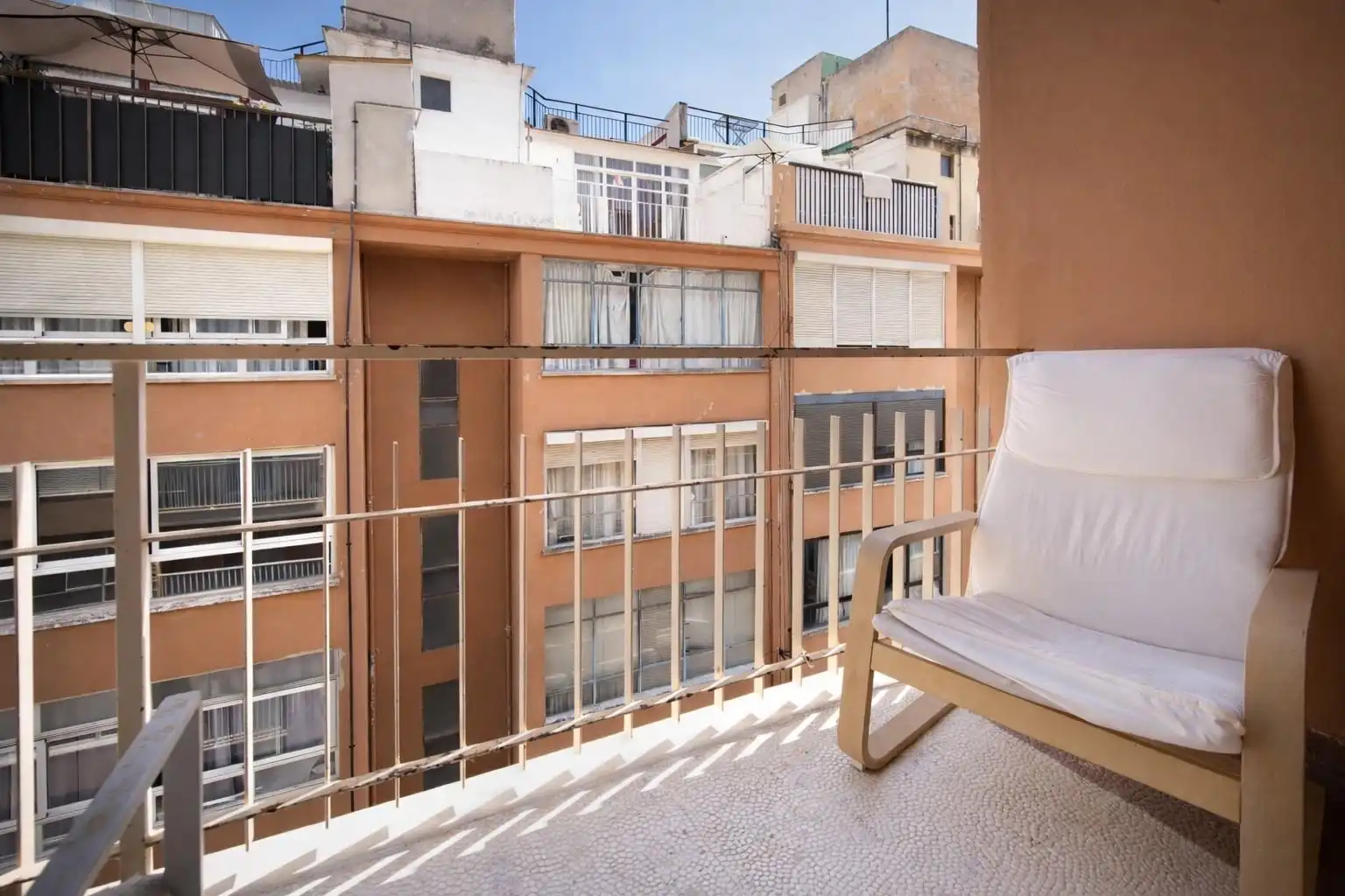Terrasse von Wohnungen zum Verkauf in  Palma de Mallorca mit Klimaanlage, Privatgarten und Parkett