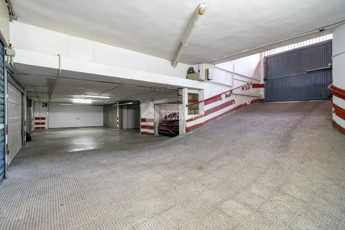 Parkplatz von Wohnung zum Verkauf in Granada