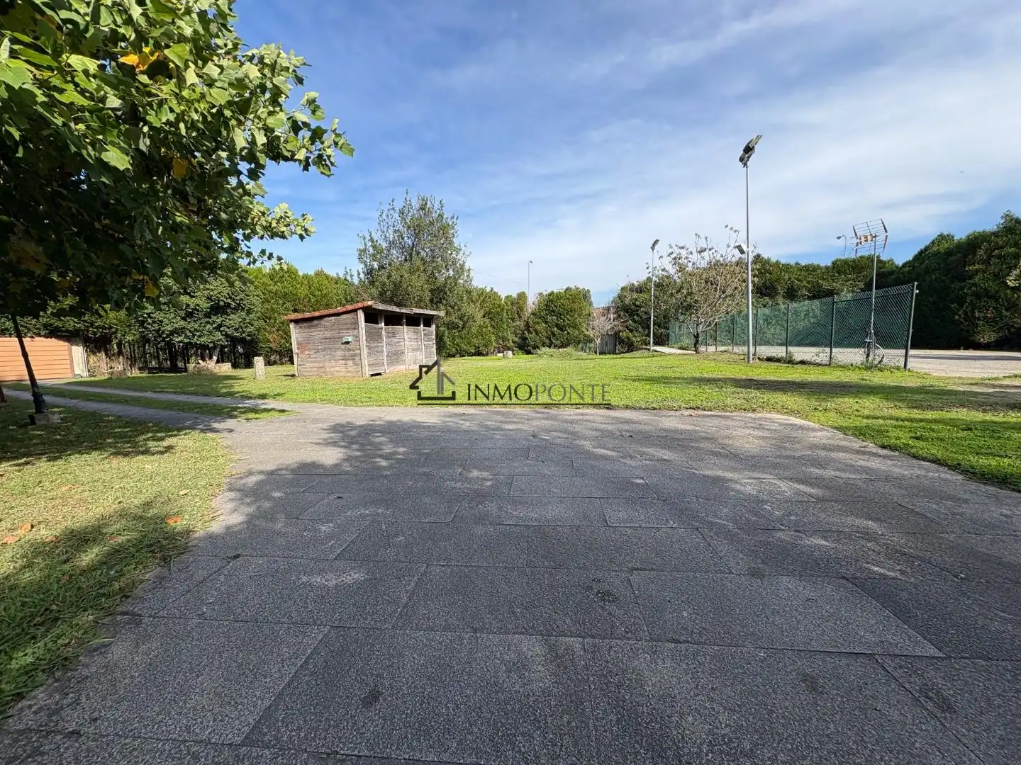 Casa o xalet en venda en Pontevedra Capital  amb Jardí privat