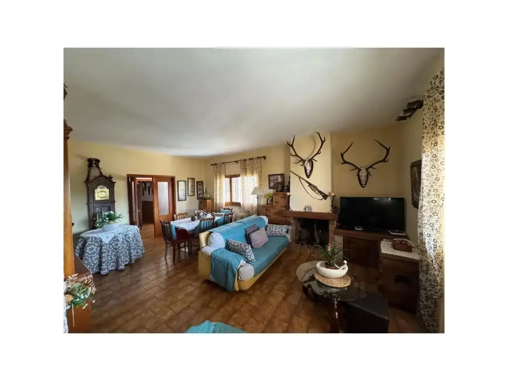 Wohnzimmer von Country house zum Verkauf in Santiago de Alcántara mit Schwimmbad
