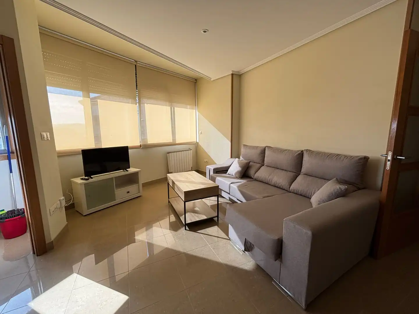 Living room of Flat for rent in Ferrol  with Heating, Parquet flooring and Furnished