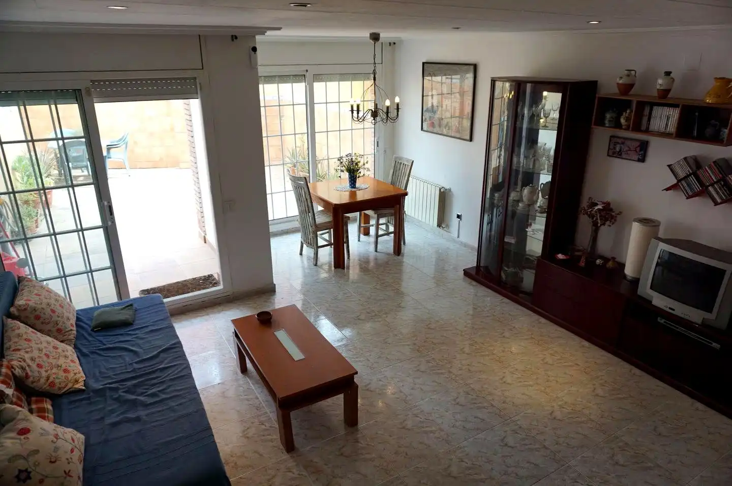 Sala de estar de Casa adosada en venta en Tordera con Aire acondicionado, Calefacción y Jardín privado
