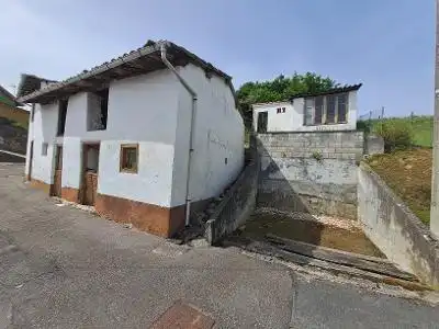 Vista exterior de Casa o xalet en venda en Siero amb Jardí privat