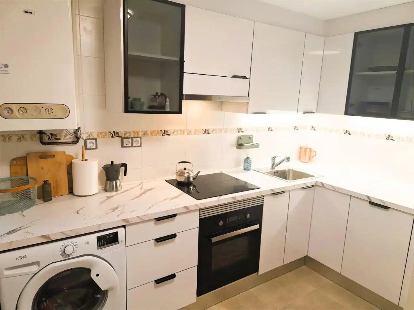 Kitchen of Flat for share in Villaquilambre  with Parquet flooring, Furnished and Balcony