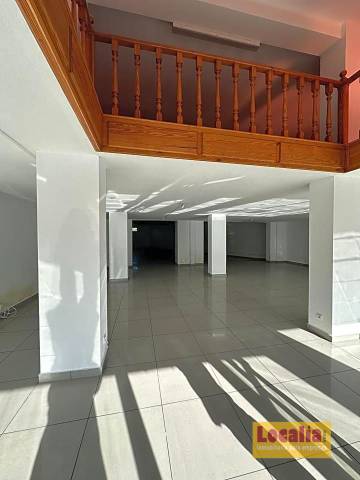 Local comercial en Alquiler en Cerezo - Aspla - Torres