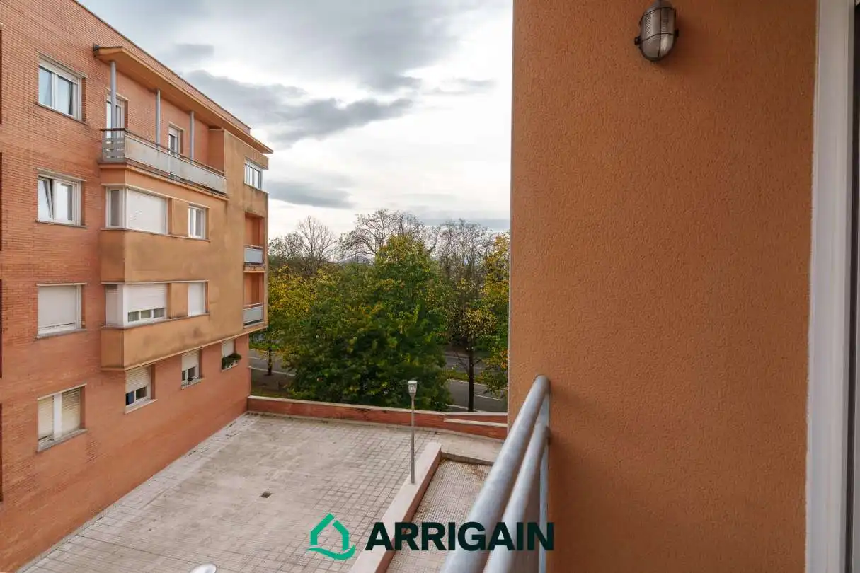 Habitación de Piso en venta en Donostia - San Sebastián  con Calefacción, Trastero y Balcón