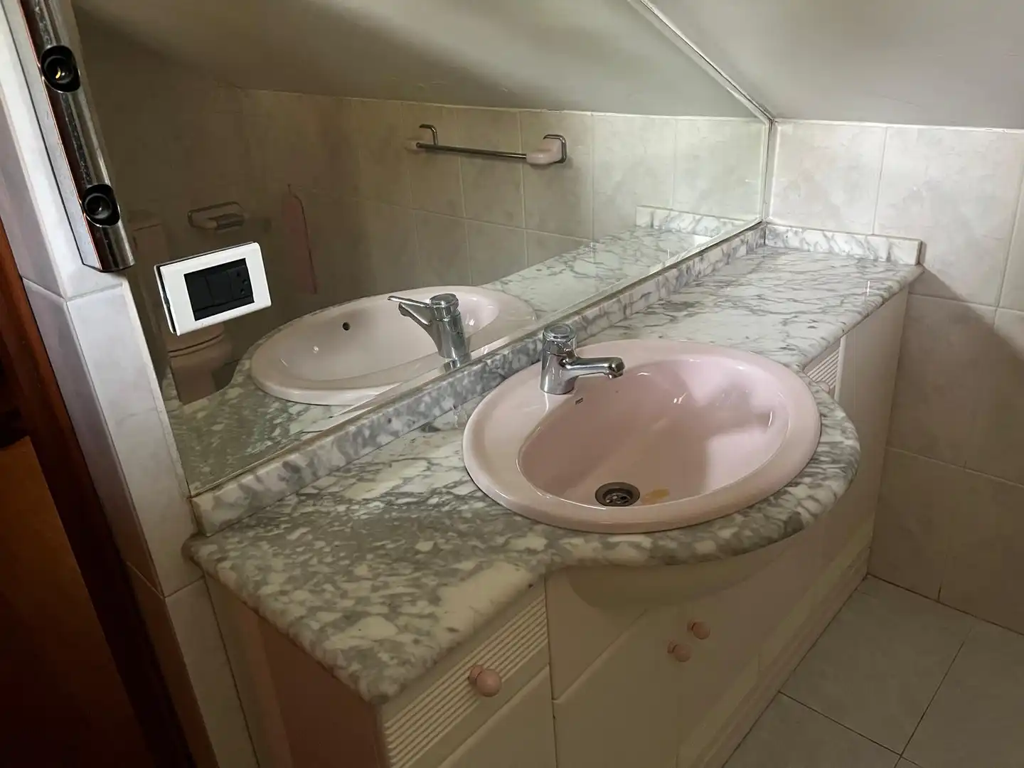 Bathroom of Houses for sale in Vigo   with Private garden, Terrace and Swimming Pool