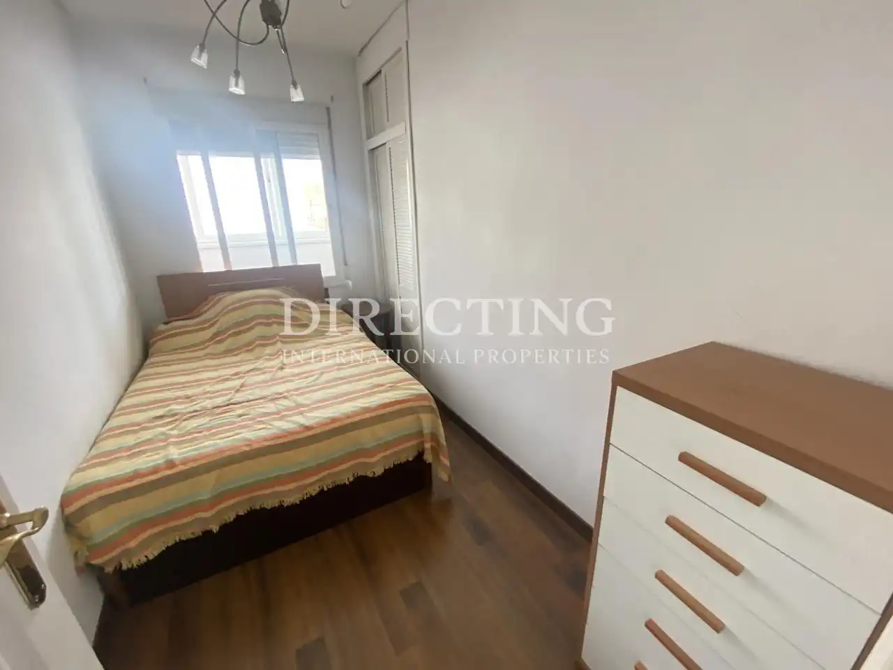 Schlafzimmer von Dachboden zur Miete in Madrid mit Klimaanlage, Heizung und Terrasse