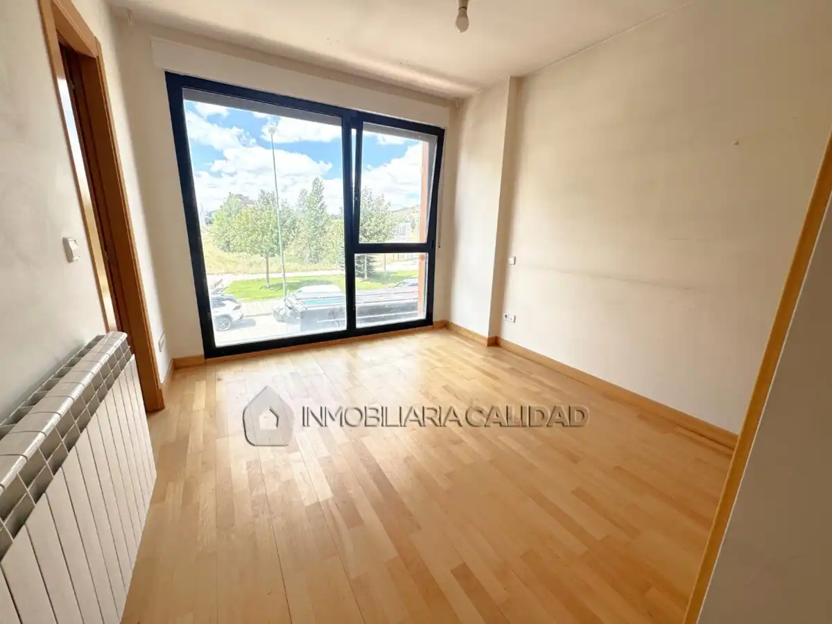 Dormitori de Casa o xalet en venda en Burgos amb Calefacció, Terrassa i Traster