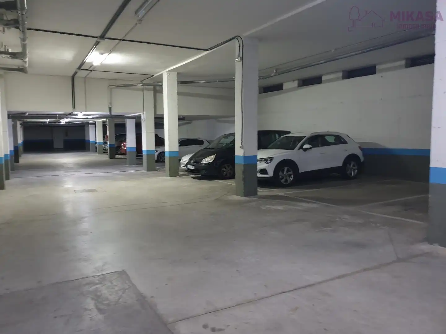 Parking of Flat for rent in Madrid  with Air Conditioner, Heating and Community pool