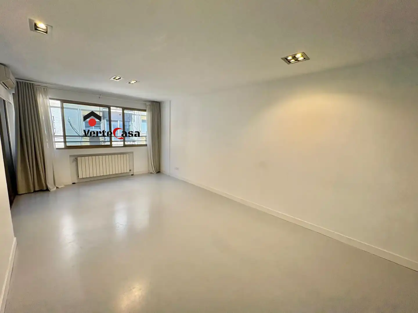 Wohnung zur Miete in Valencia mit Klimaanlage, Heizung und Balkon