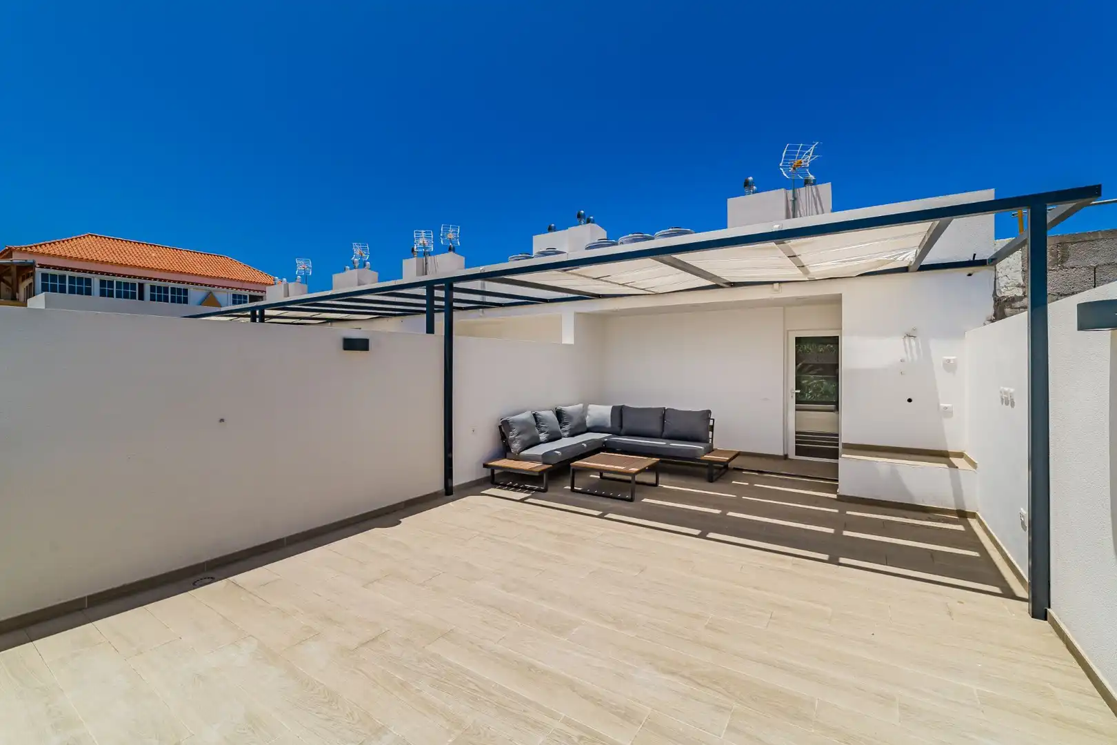 Terrasse von Einfamilien-Reihenhaus zum Verkauf in Guía de Isora mit Terrasse