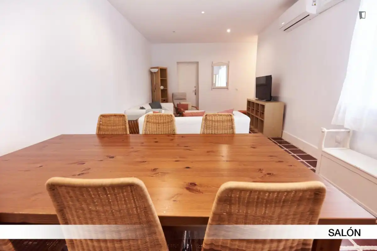 Habitación en Sector Sur - La Palmera - Reina Mercedes