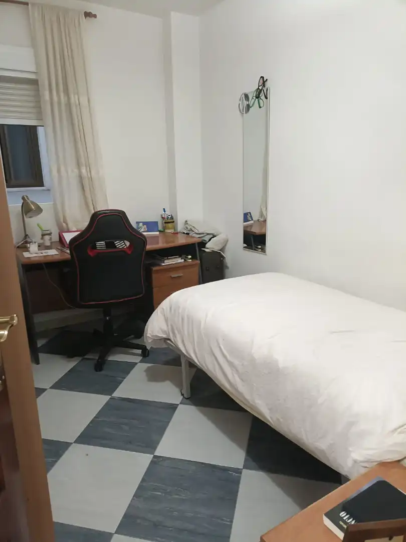 Flat for rent in Calle Martínez de la Rosa, Camino de Ronda