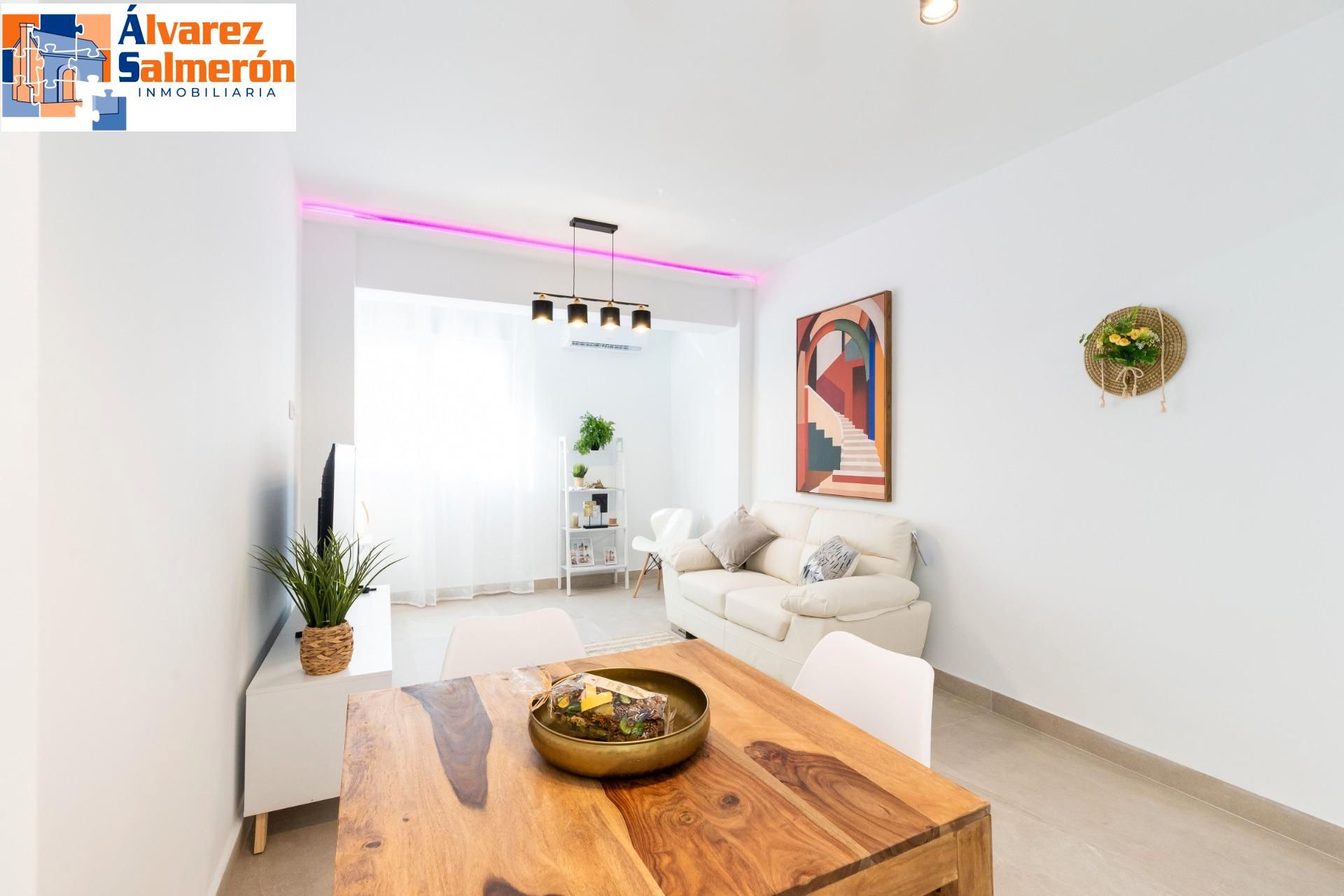 Sala de estar de Piso en venta en  Granada Capital con Aire acondicionado, Calefacción y Amueblado