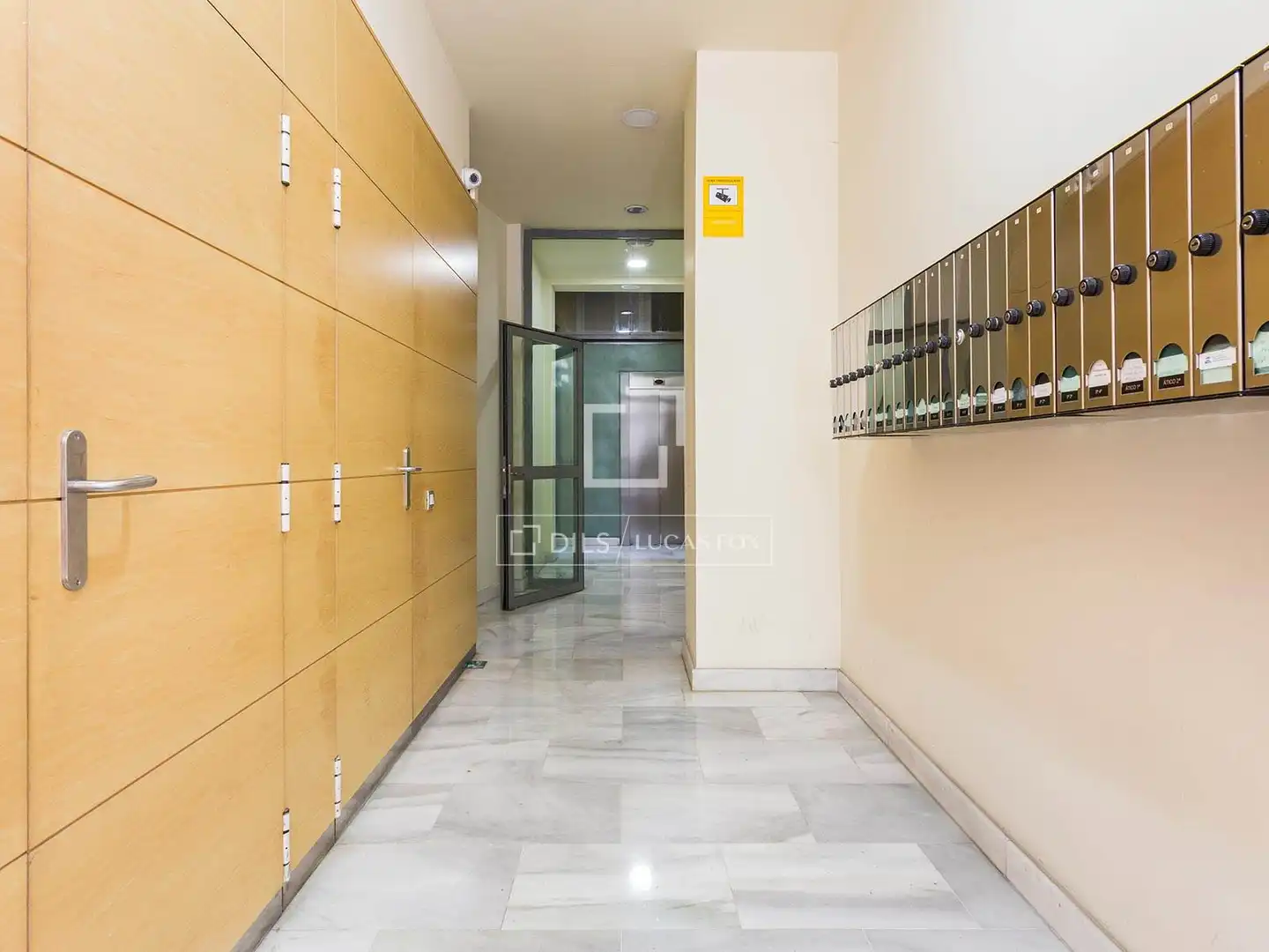 Wohnung zum Verkauf in Barcelona mit Klimaanlage, Heizung und Parkett