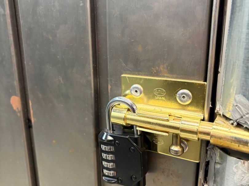 Box room to rent in Almendralejo  with Alarm