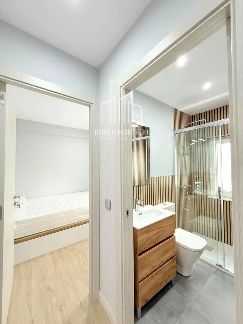 Baño de Piso de alquiler en Salamanca con Calefacción, Terraza y Amueblado