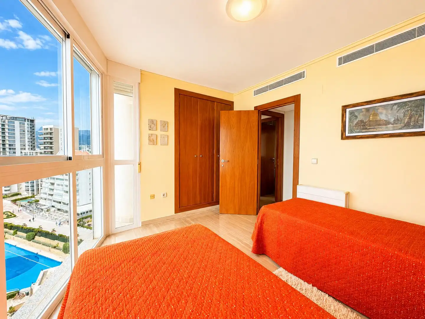 Habitación de Apartamento en venta en Calpe / Calp con Aire acondicionado, Calefacción y Jardín privado