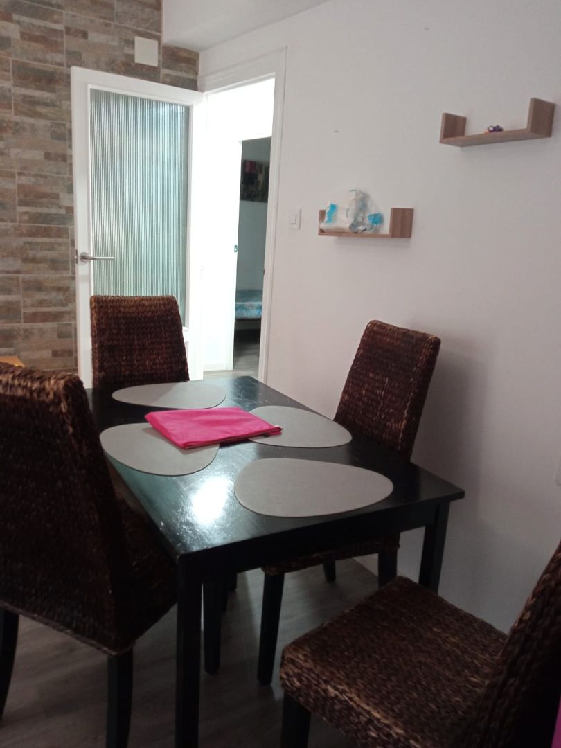 Dining room of Flat to rent in  Valencia Capital  with Parquet flooring, Furnished and Oven