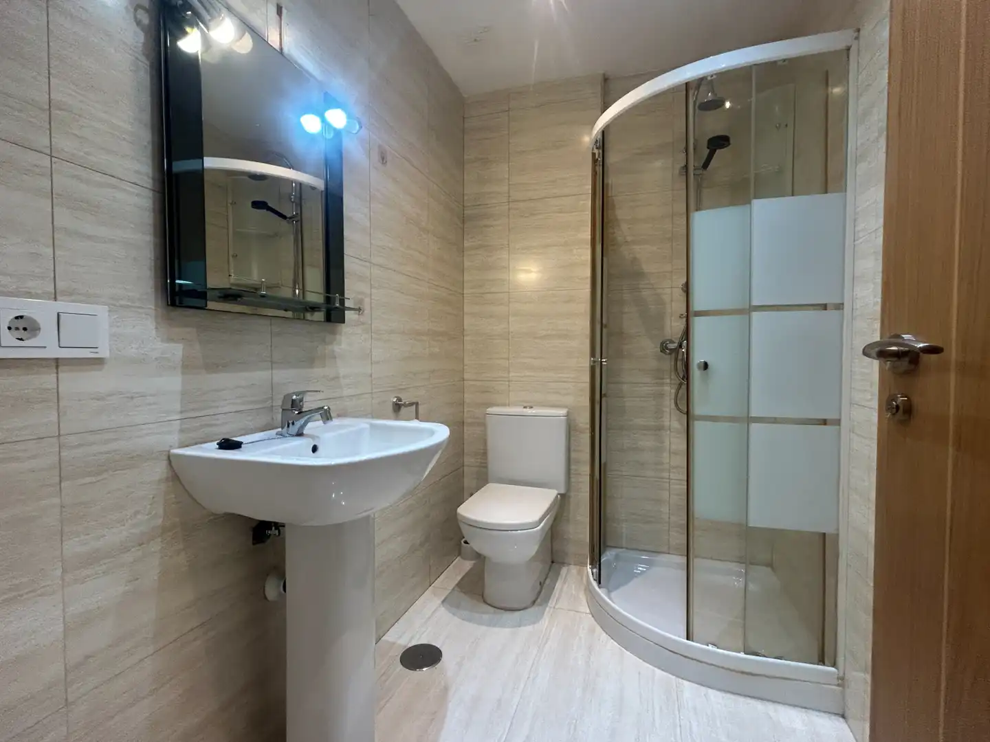 Baño de Piso en venta en Valladolid con Calefacción, Terraza y Trastero