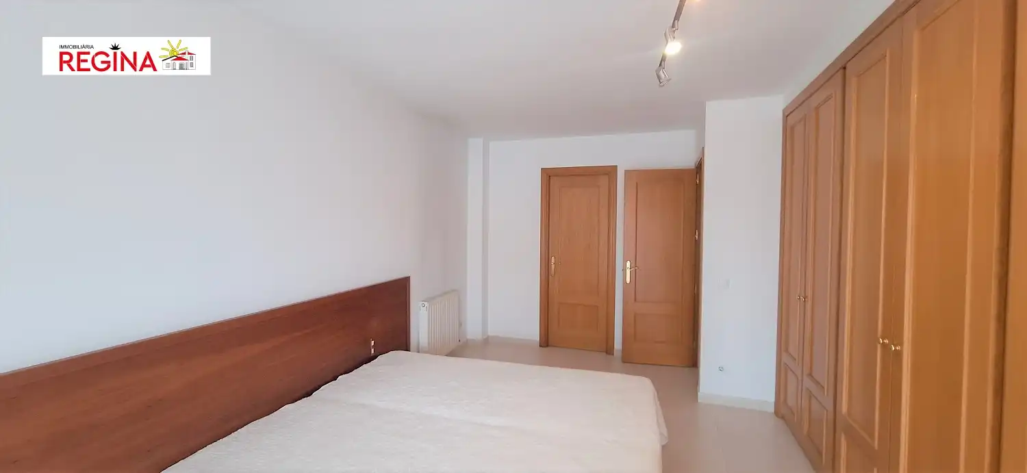 Schlafzimmer von Dachboden zum Verkauf in L'Escala mit Heizung, Terrasse und Möbliert