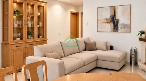 Casa adosada con terraza, 4 dormitorios y garaje para 4 vehículos en Campdevànol