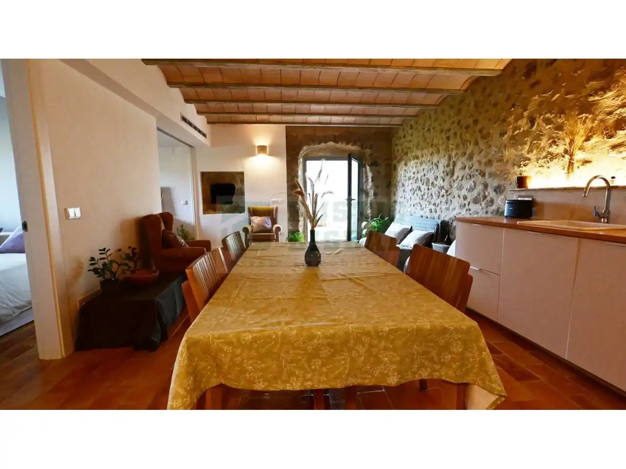 Esszimmer von Country house zur Miete in Foixà mit Klimaanlage, Heizung und Möbliert