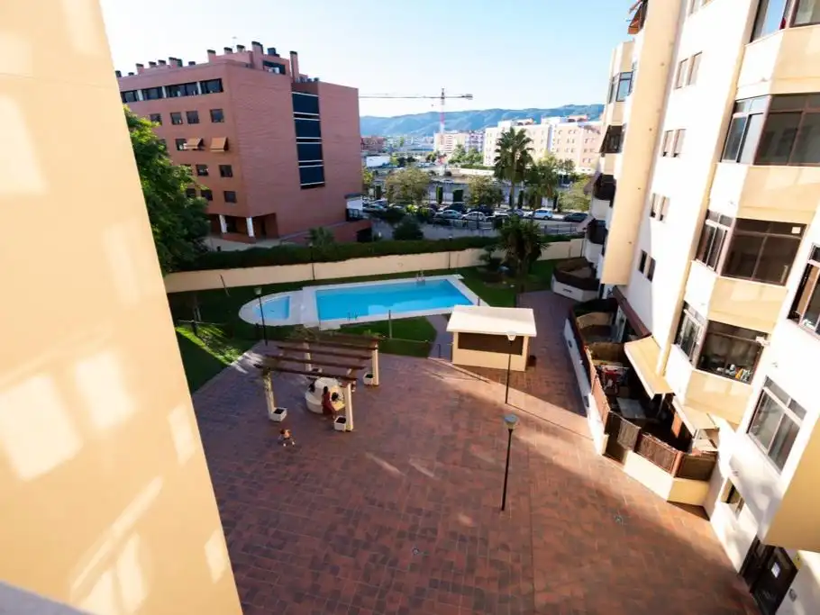 Pis amb piscina de lloguer a C/ Escritora Dulcenombre Chacón 1, imagen 3