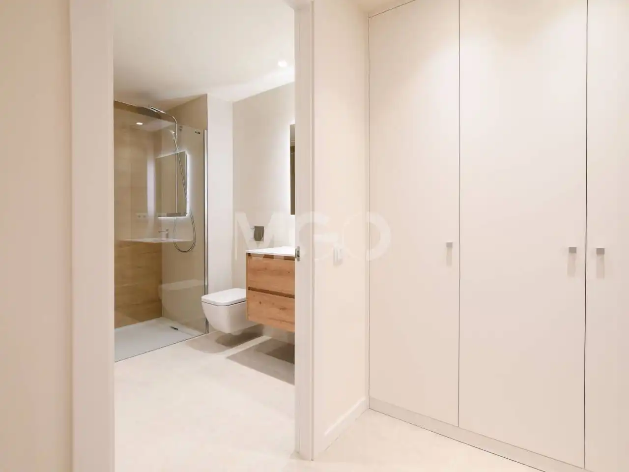 Baño de Piso en venta en Vic con Calefacción, Terraza y Alarma