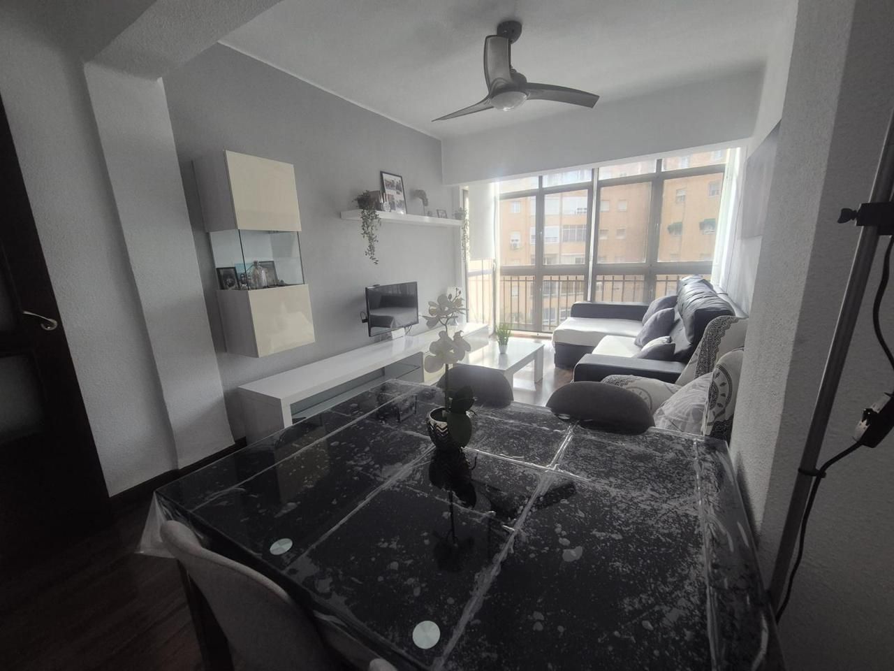 Living room of Flat for sale in Alicante / Alacant  with Terrace and Furnished