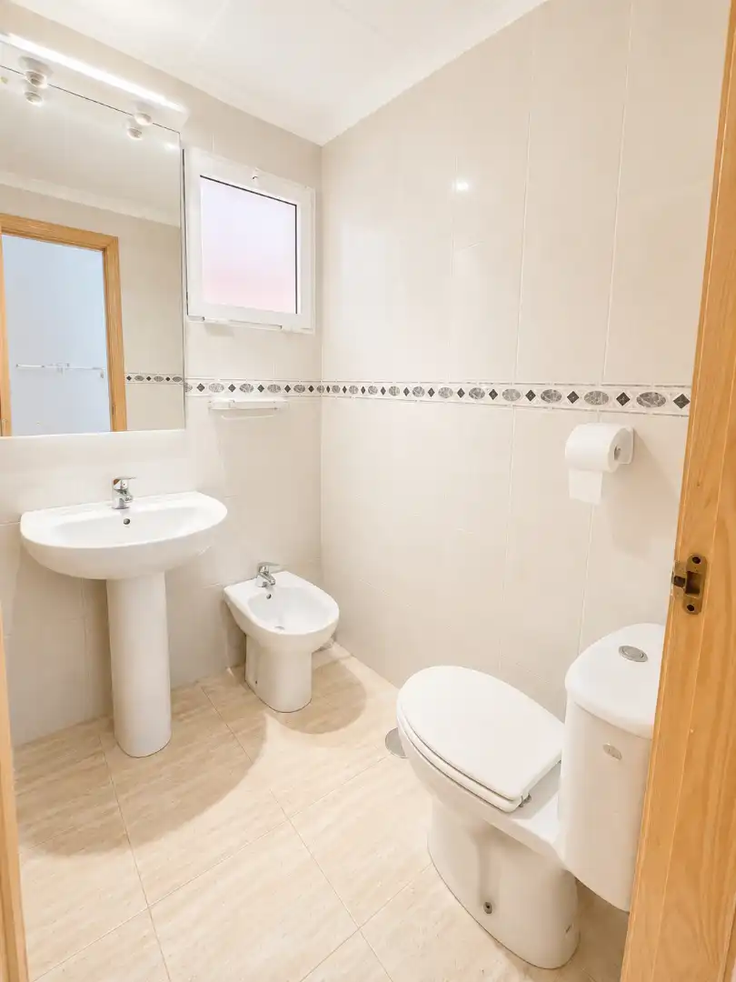 Baño de Piso en venta en Torrevieja con Aire acondicionado, Calefacción y Terraza