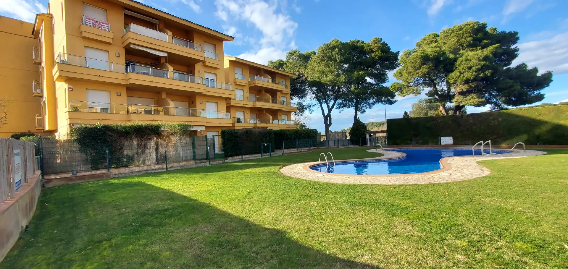 Exterior view of Apartments for sale in L'Escala  with Air Conditioner, Heating and Terrace