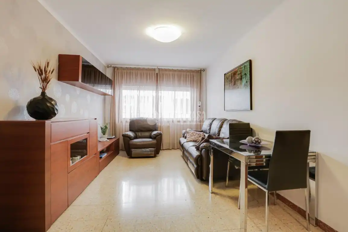 Sala d'estar de Pis en venda en Montcada i Reixac amb Calefacció