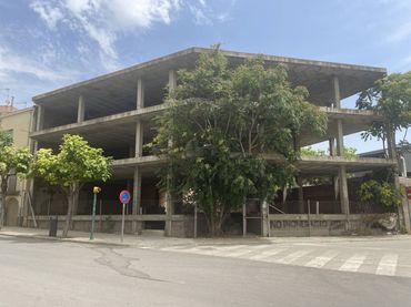 Gemischtgenutztes Gebäude zum Verkauf in Calle Mosén Antón Navarro 1