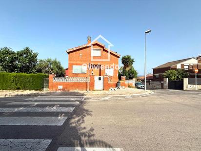 Vista exterior de Casa o xalet en venda en Rubí amb Calefacció i Terrassa