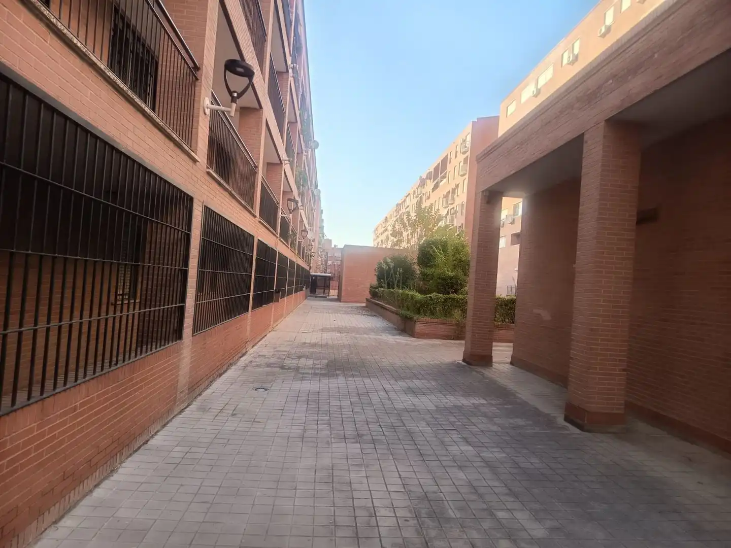 Vista exterior de Dúplex en venta en Granada con Aire acondicionado, Calefacción y Trastero