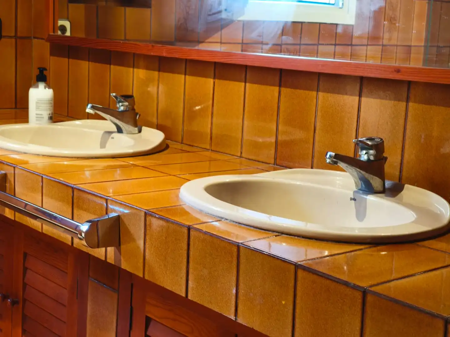Badezimmer von Haus oder Chalet zum Verkauf in Blanes mit Heizung, Privatgarten und Terrasse