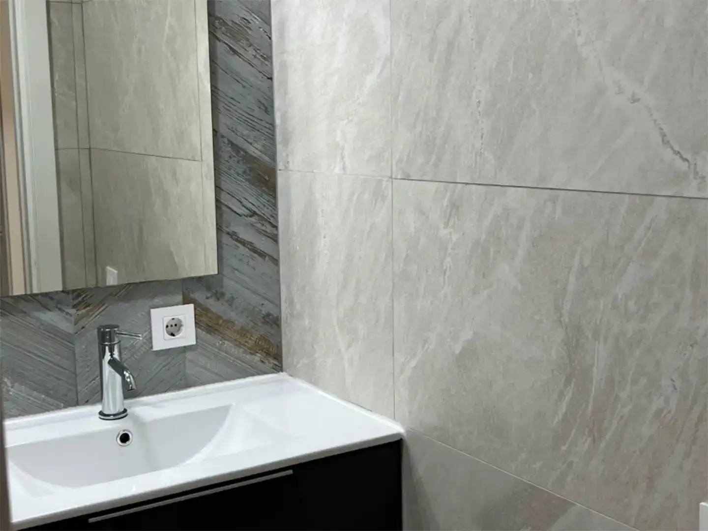 Bathroom of Detached homes for rent in Algeciras  with Balcony