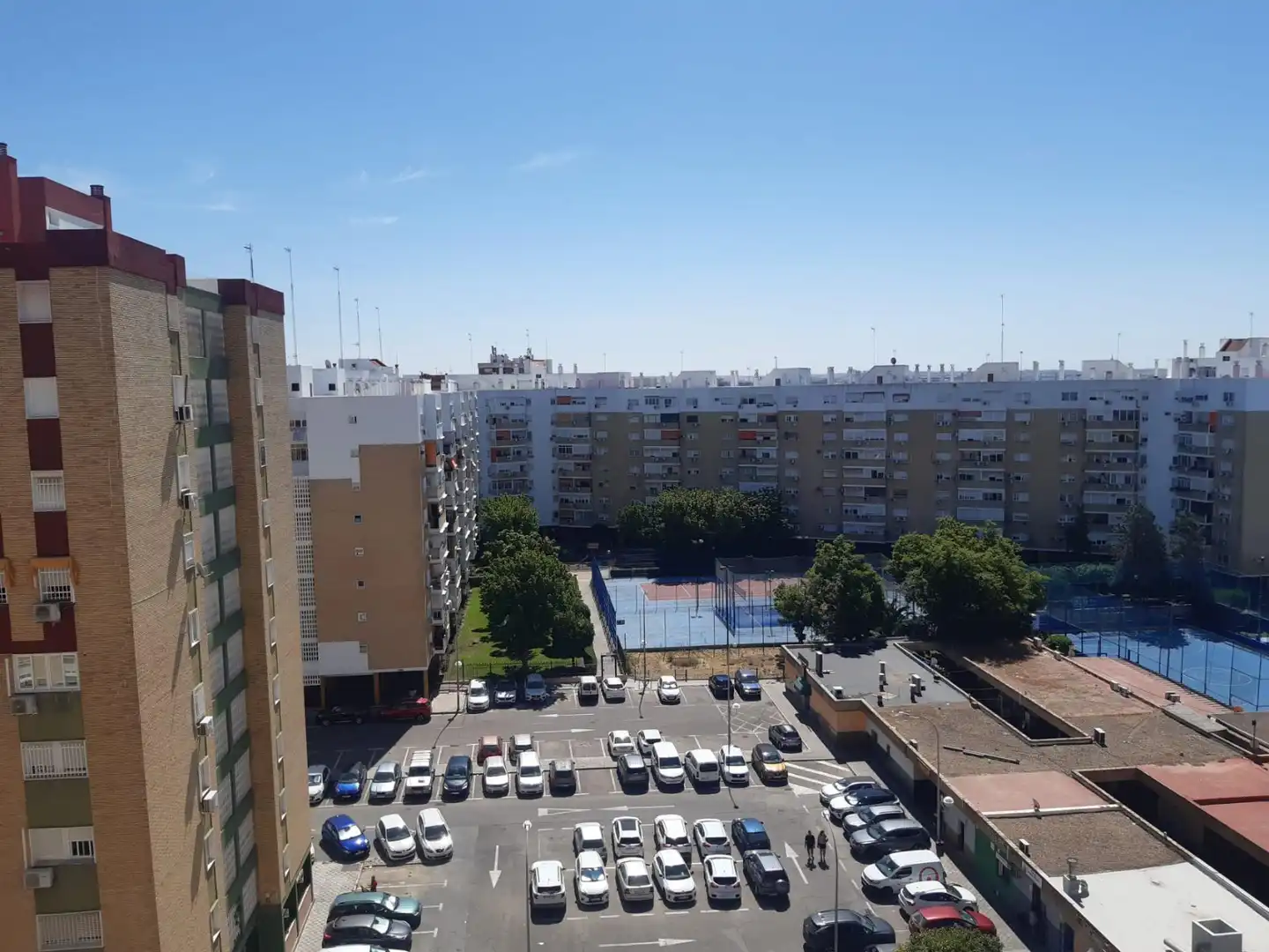 Exterior view of Flat for sale in Sevilla  with Air Conditioner