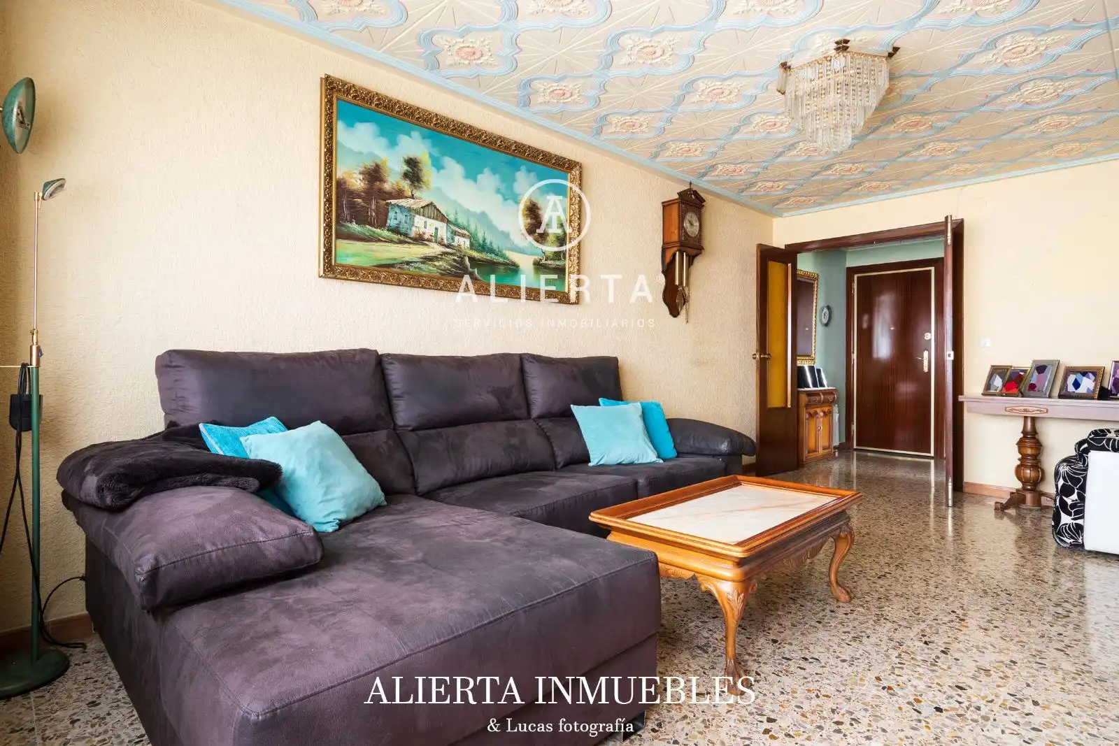 Living room of Flat for sale in Zaragoza  with Heating, Terrace and Swimming Pool