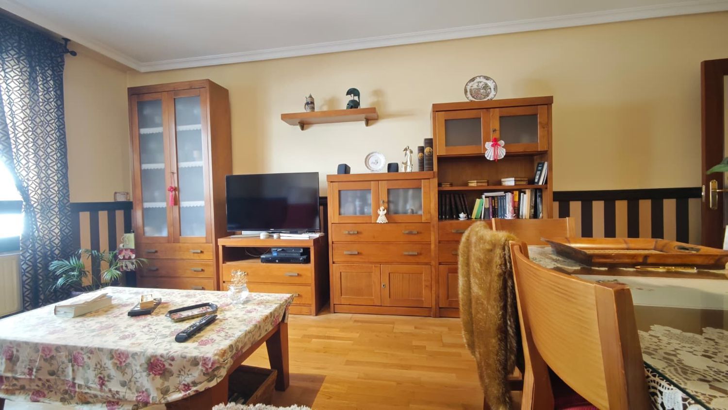 Sala de estar de Piso en venta en Gijón  con Calefacción, Trastero y Piscina