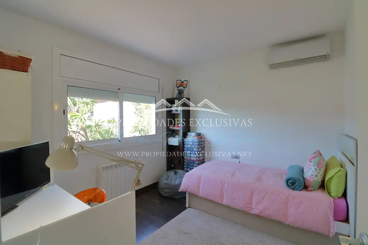 Habitación de Casa o chalet en venta en Cabrils con Aire acondicionado, Calefacción y Jardín privado