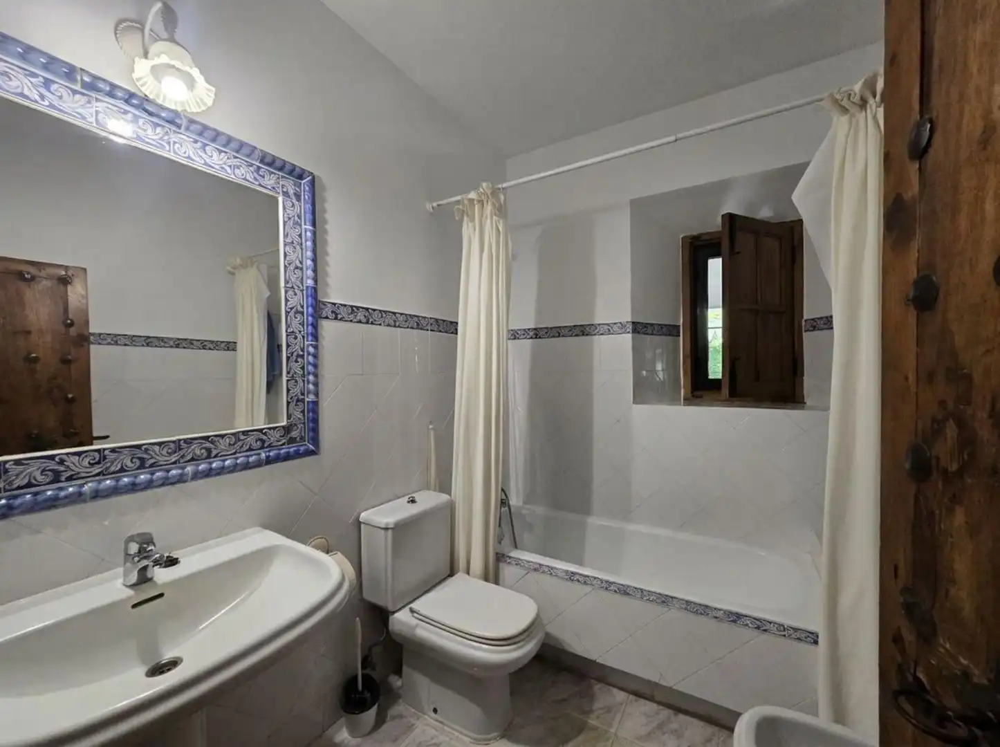 Baño de Casa o chalet en venta en Plasencia con Aire acondicionado, Calefacción y Jardín privado