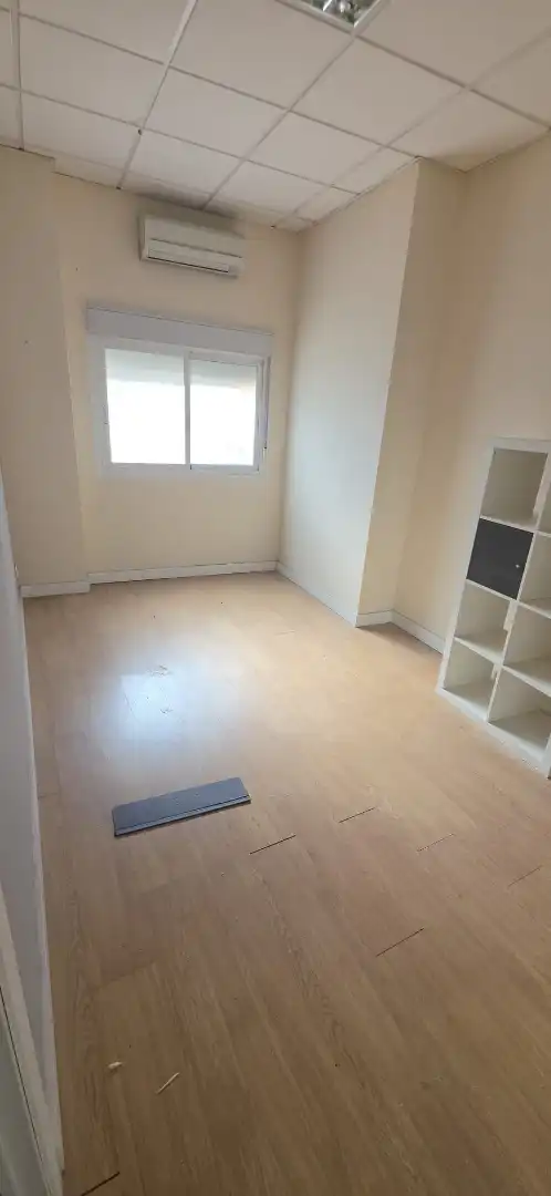 Habitación de Local en venta en Pinto con Aire acondicionado