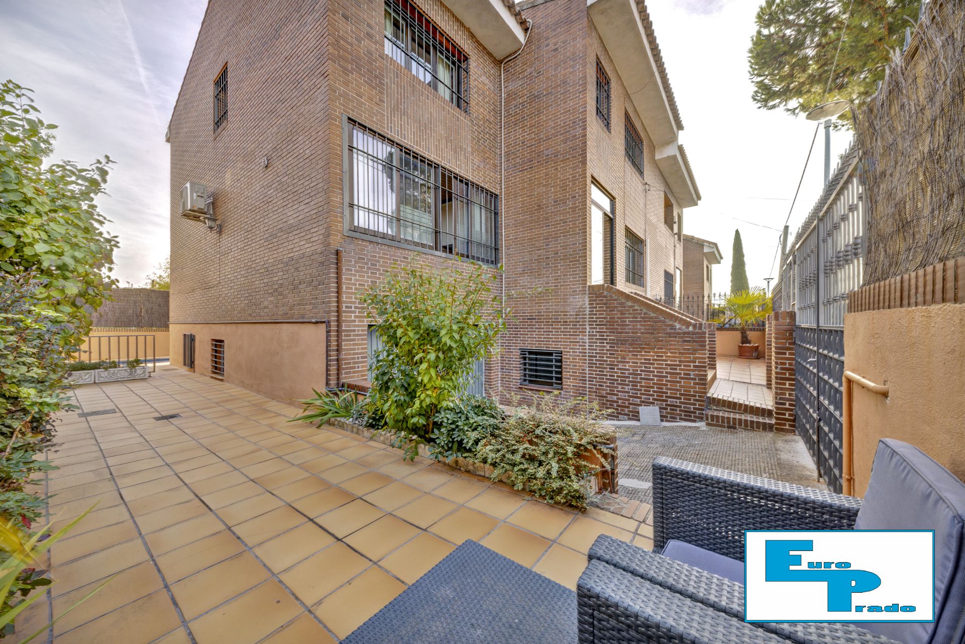 Exterior view of Single-family semi-detached for sale in Las Rozas de Madrid  with Air Conditioner, Heating and Private garden