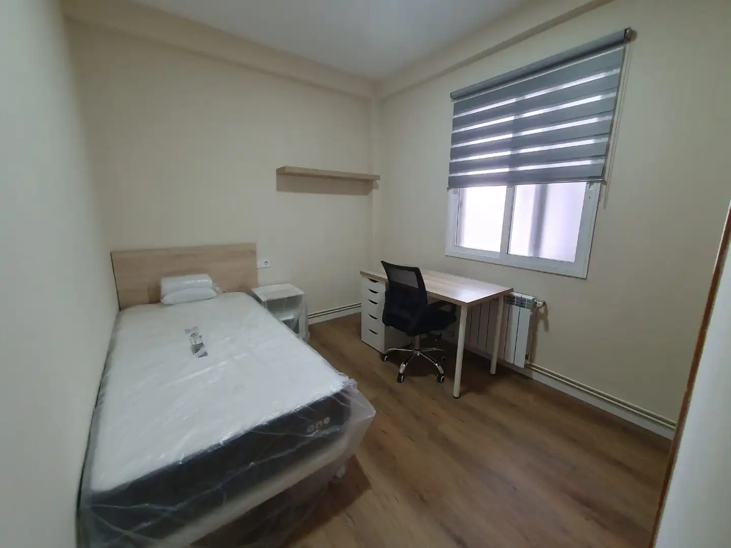Habitación de Piso de alquiler en Ourense Capital  con Calefacción y Amueblado
