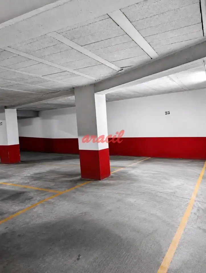 Aparcament de Apartament de lloguer en Ourense Capital  amb Calefacció, Moblat i Balcó