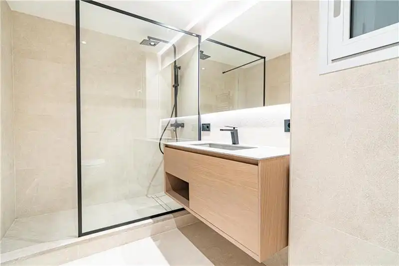 Baño de Piso en venta en  Palma de Mallorca con Aire acondicionado, Calefacción y Terraza